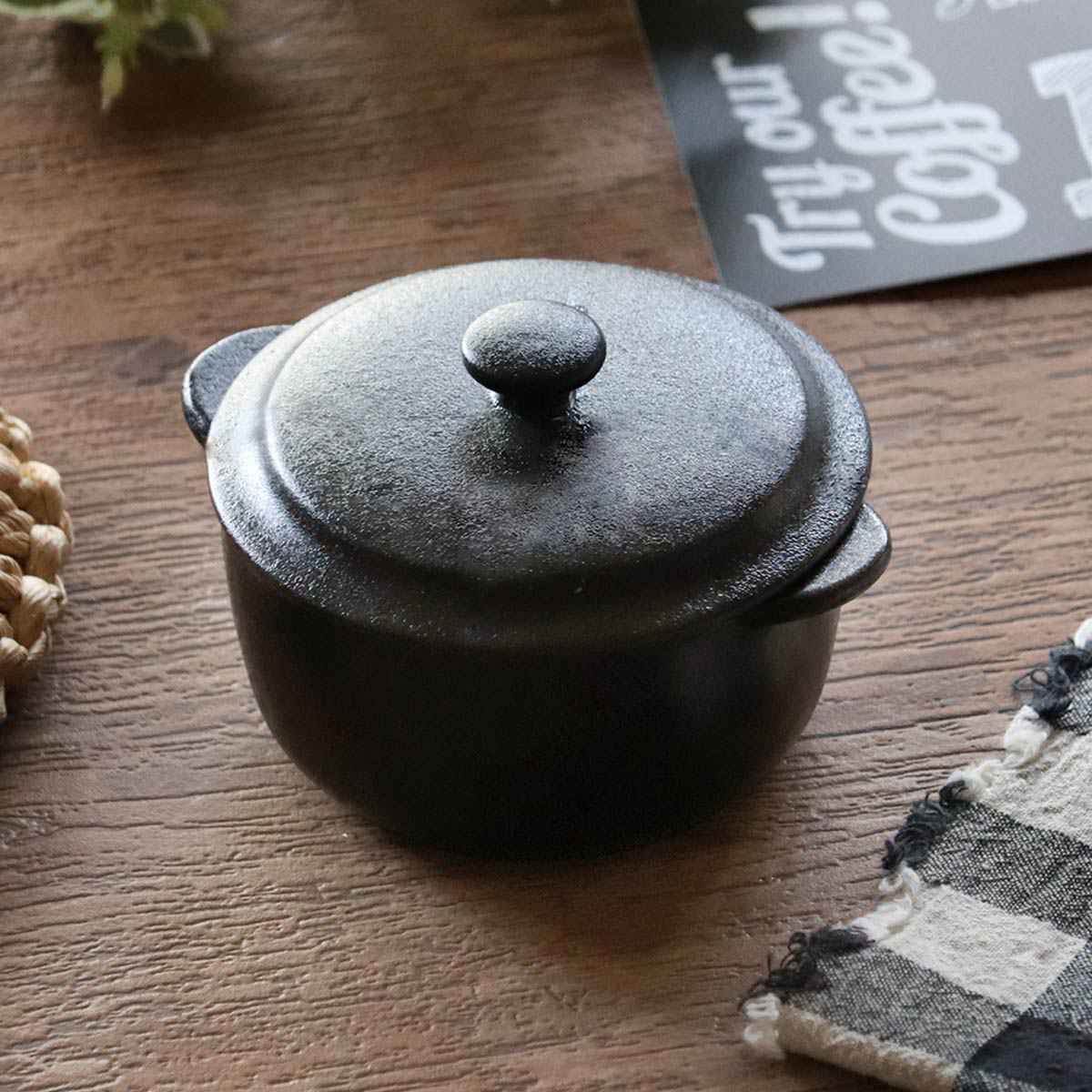 キャセロール 13.5cm 鋳物風 丸型 フタ付 陶磁器 取っ手付 （ オーブンウェア グラタン皿 丸 ココット 蓋付き スキレット風 耐熱皿 電子レンジ対応 食洗機対応 オーブン対応 耐熱 鍋型 ） 【39ショップ】のサムネイル