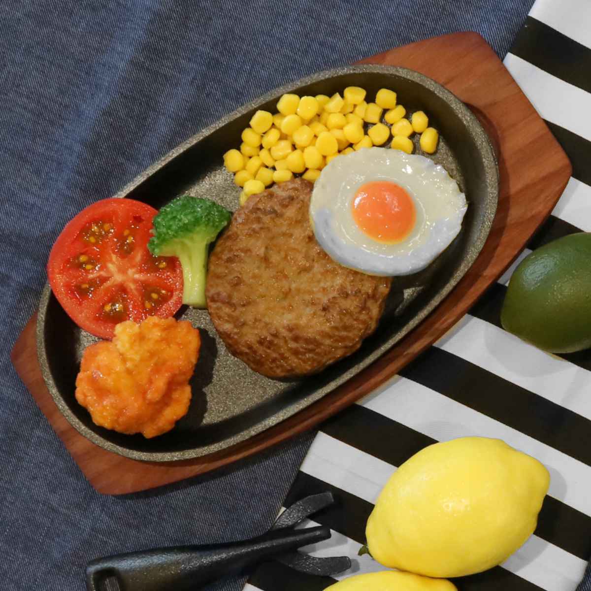 ステーキ皿 小判型 24cm スプラウト 鉄鋳物製 木製プレート付き （ IH対応 直火対応 鉄板 皿 ステーキ 楕円 オーバル 鉄製 ハンドル 木台 鉄 食器 鉄皿 敷台 大皿 鉄板プレート 取手 IH ガス 直火 ハンバーグ ナポリタン 洋食器 ） 【39ショップ】のサムネイル