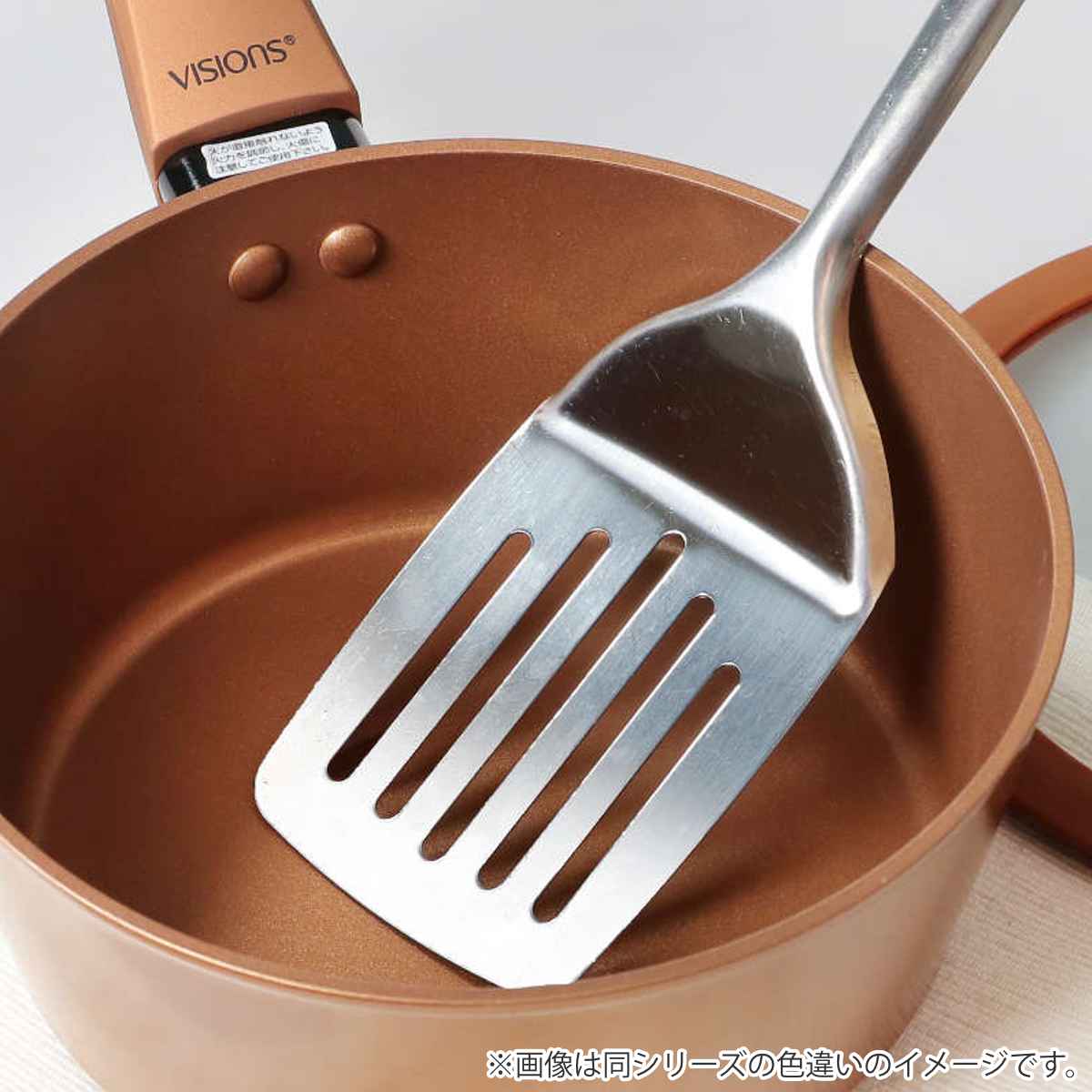 片手鍋 18cm IH対応 VISIONS GOLD Coating Black ソースパン （ お鍋 ガス火対応 オール熱源対応 ガラス蓋付き 18センチ なべ ブラック アルミ製片手鍋 軽量 軽い 調理器具 キッチン用品 金属ヘラOK ）【39ショップ】 interior-palette-10203843 インテリアパレット サンプル画像3