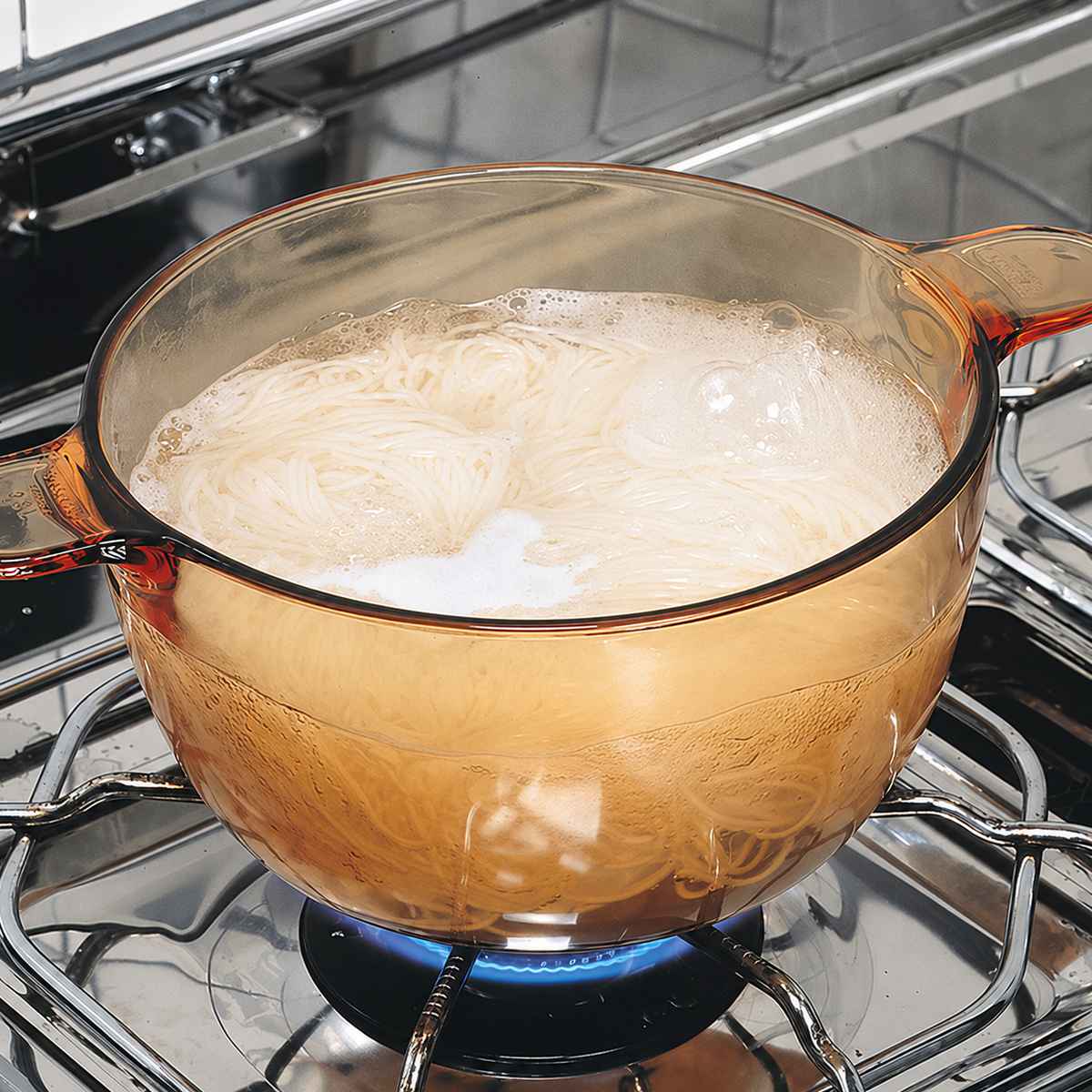 吹きこぼれ防止器 便利小物 ステンなべぞこくん 日本製 （ キッチンツール キッチン用品 便利グッズ 吹きこぼれない ステンレス製 キッチン雑貨 台所用品 下ごしらえ おすすめ オススメ 便利 ）【39ショップ】 interior-palette-10062571 インテリアパレット サンプル画像2