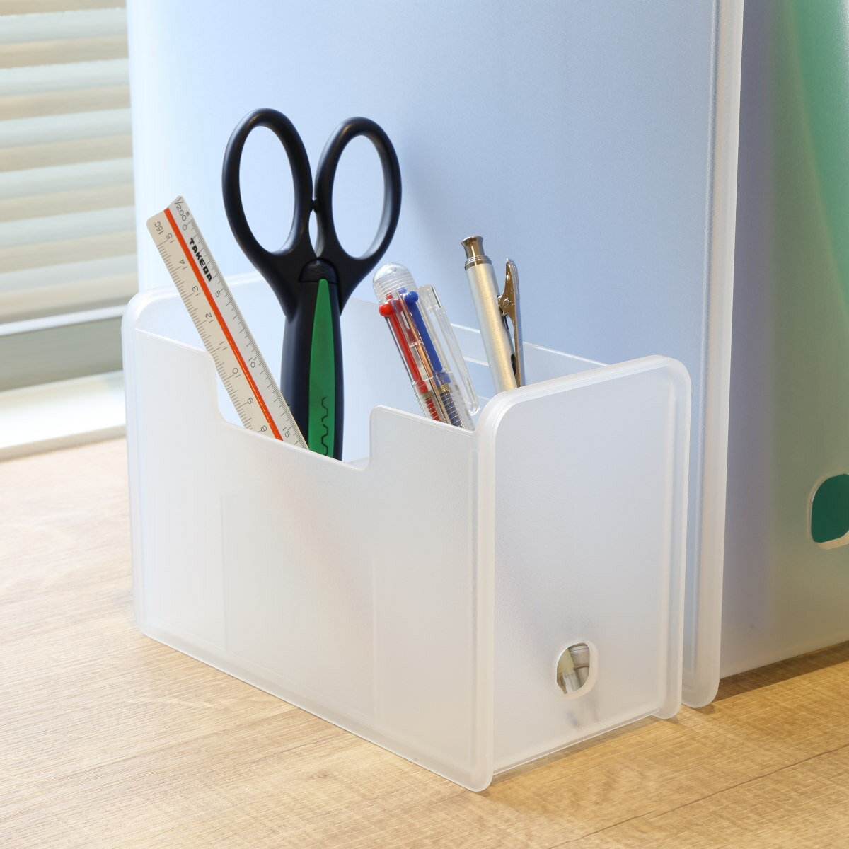 ペンスタンド ペン立て 半透明 squ+ ナチュラ ソーフィス ( ペンホルダー 収納 鉛筆立て 仕切り付き 小物収納 卓上 机上 小物入れ ペンたて 文房具 ...