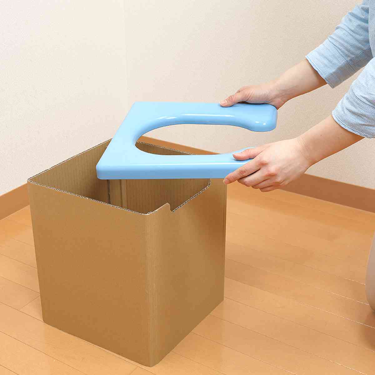 簡易トイレ 緊急用トイレ 避難用トイレ 組立式 （ 災害 トイレ ダンボール製 体重120kgまで 非常時 避難時 緊急時 防災グッズ 緊急用 簡易 持ち運び 携帯トイレ 非常トイレ 使い捨て 災害時 ドライブ ）【39ショップ】 interior-palette-10190081 インテリアパレット サンプル画像3