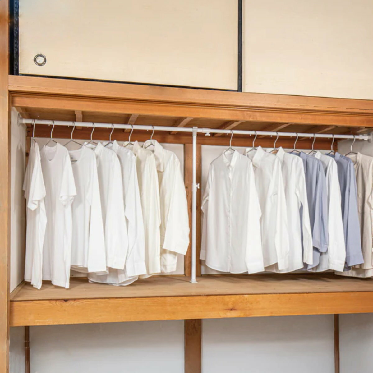 つっぱり棒 押入れハンガーポール 伸縮 幅107～190 高さ61～105cm （ 押入れ収納 押し入れ 突っ張り ハンガーラック 突っ張り棒 支え ポール 支...