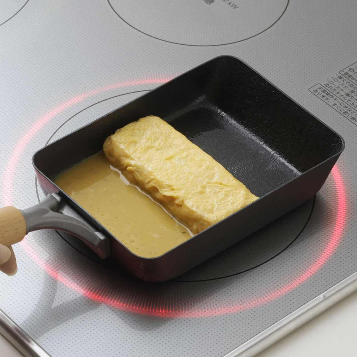 卵焼き器 IH対応 鉄製 ファイバーエンボス 日本製 （ ガス火対応 玉子焼き器 玉子焼きフライパン エッグパン フライパン 鉄のフライパン 鉄製調理器具 朝食 弁当 弁当作り エンボス加工 こびりつきにくい 空焼き不要 調理器具 ）【39ショップ】
