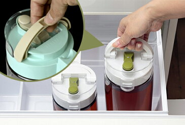 冷水筒 フレッシュロック ピッチャー 2L 耐熱 縦置き 持ち手付き 日本製 ( 麦茶ポット 麦茶 冷水ポット 水差し 熱湯 2リットル プラスチック ハンドル付き )【5000円以上送料無料】