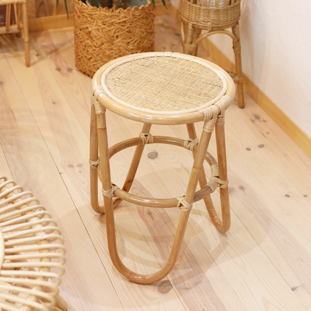 サイドテーブル ラタン 丸テーブル 直径35cm 天然素材 ( 籐 ミニテーブル テーブル 丸 ラタン家具 完成品 ナイトテーブル ベッドサイド インテリア 籐...