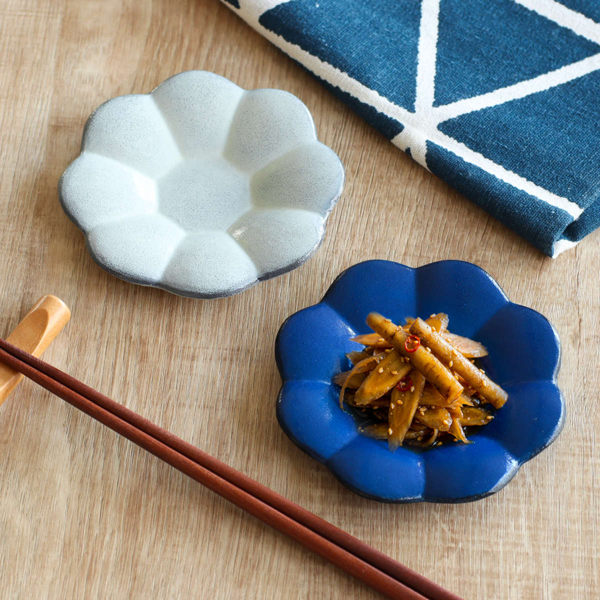 皿 菊皿 11cm （ 食洗機対応 電子レンジ対応 陶器風 アルミ 小皿 豆皿 プレート 食器 軽い 割れにくい 丈夫 おしゃれ 和モダン 和食器 和食 ）【3980円以上送料無料】