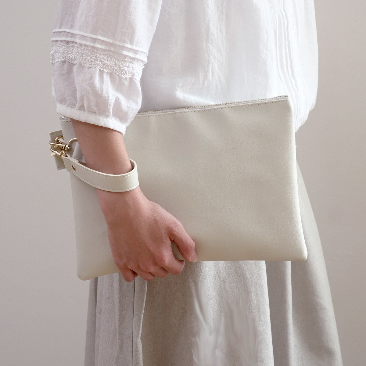 ポーチ MOM Pouch おむつ 持ち運び ( オムツポーチ おむつポーチ ケース 携帯用 オムツ 収納 小物入れ おしり拭き おしゃれ メイクポーチ クラッ...