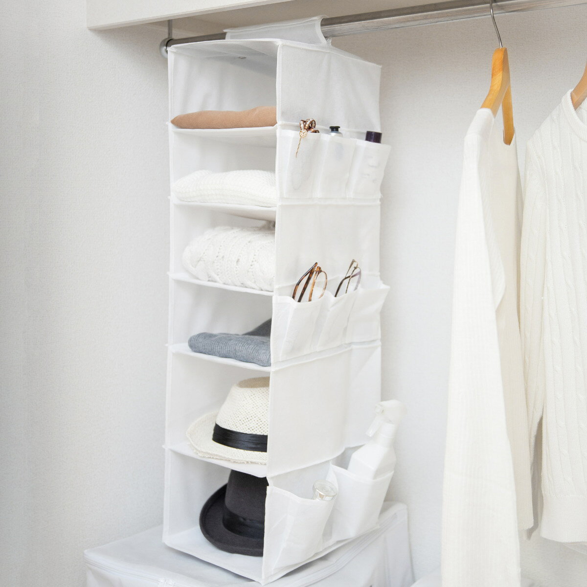 吊り下げ収納 6段 衣類 小物収納 幅23×奥行30×高さ80cm クローゼット収納 （ 収納 整理 吊り下げ パイプハンガー 吊るす シワ 型崩れ 防止 帽子 不織布 衣類整理 衣類収納 小物整理 吊下げ収納 小物 吊るせる 洋服 クローゼット ）【39ショップ】のサムネイル