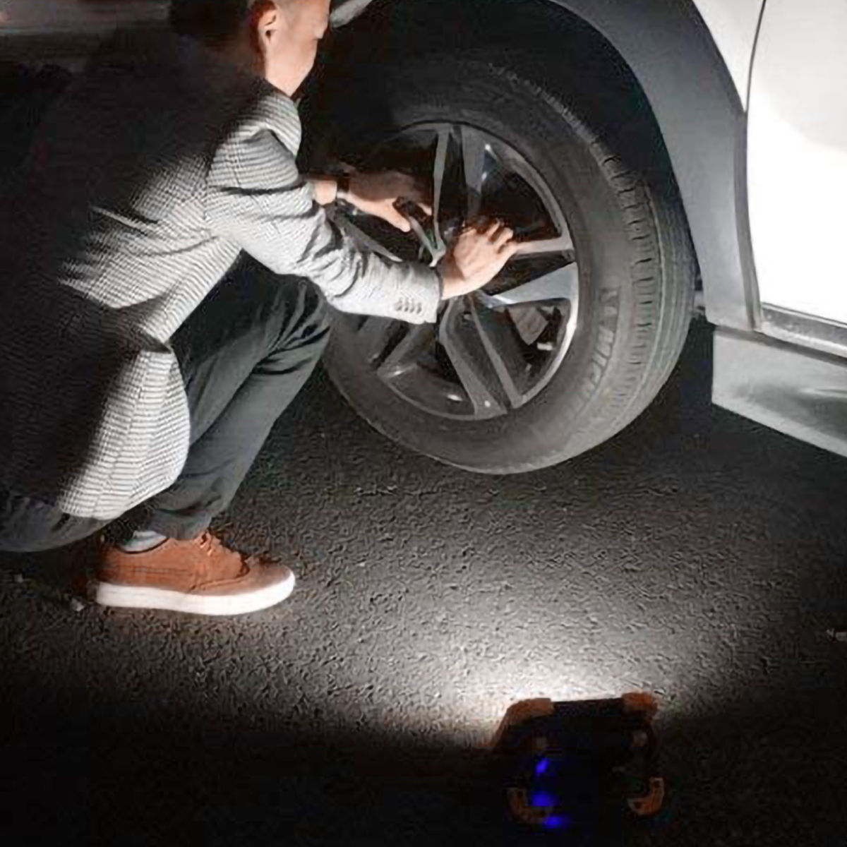 作業灯 COB ワークライト タフ LED スイッチ付き 防災 緊急 （ COBライト ライト 軽量 コンパクト 災害 非常用 常備用 水害 地震 停電 携帯ライト 防災用 防災用品 非常灯 電池式 防災グッズ ）【39ショップ】 interior-palette-10163880 インテリアパレット サンプル画像3