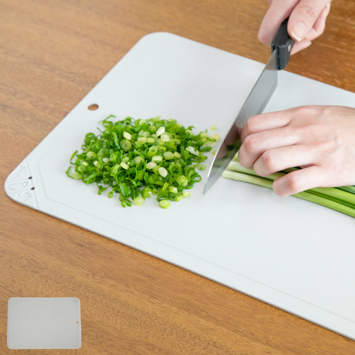 まな板 L 魔法のまな板 食洗機対応 日本製 （ まないた カッティングボード 合成ゴム 俎板 マナイタ ゴム製 耐熱 滑り止め付き 軽い 溝付き 傷がつきにくい こぼれにくい 白 ホワイト ）【39ショップ】