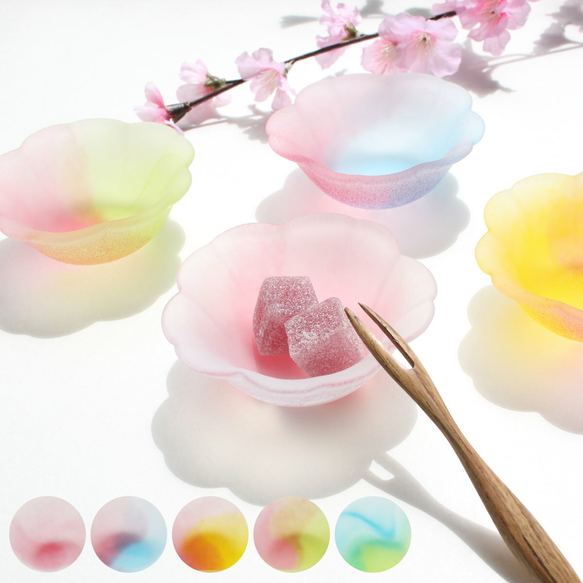小鉢 桜のいろどりほのか （ ガラス 日本製 お皿 プレート 器 鉢 8.5cm おしゃれ かわいい スイーツ お菓子 デザート フルーツ きれい 空 ガラス製 ）【39ショップ】