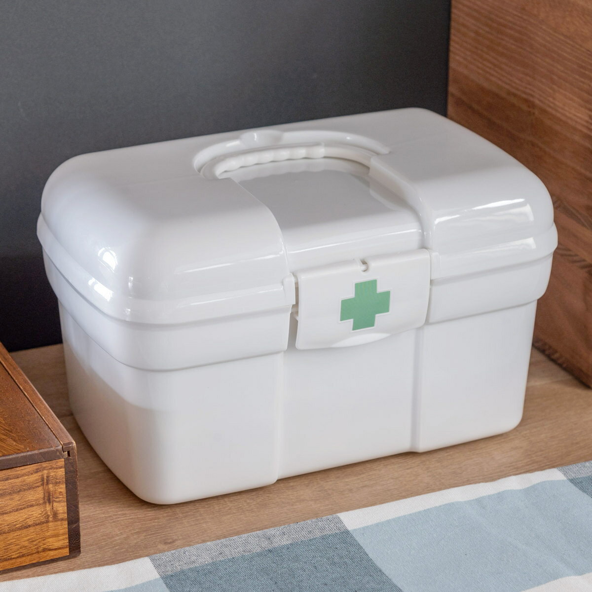 救急箱 収納ケース トレー付き キャリングケース AW シール付き ( ライクイット like-it 薬箱 2段 薬 収納 ボックス 常備薬 持ち手付き シンプ...