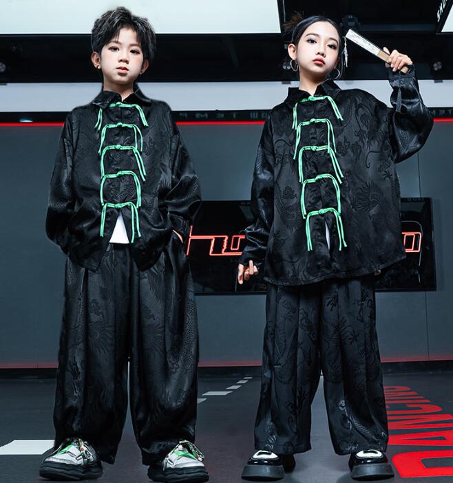 チャイナ子供武術服 ヒップホップジャズダンス衣装 キッズダンス衣装 龍柄黒太極拳武術ダンス演出服 hiphopjazzダンス衣装 上下2点セットアップ中国風カンフー気功武術舞台演出服ステージ衣装 武術稽古 中華風舞台ダンスウェア 舞台演出服 学園祭 学校活動 団服ダンスウエア