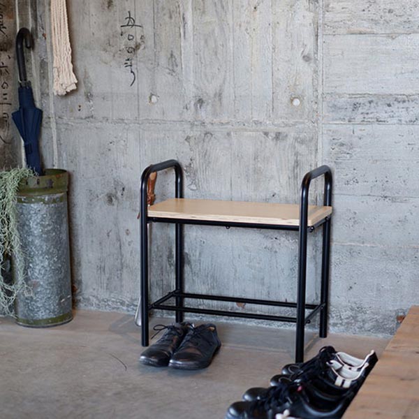 商品名アイアンレッグ玄関スツール ILES-UC商品明細材質：スチール（粉体塗装）・天然水化粧合板（シナ材突板）生産国：中国サイズ：W501×D272×H522mm 座面の高さ：400mm（座面内寸：W442×D225mm）耐荷重　下棚1k...