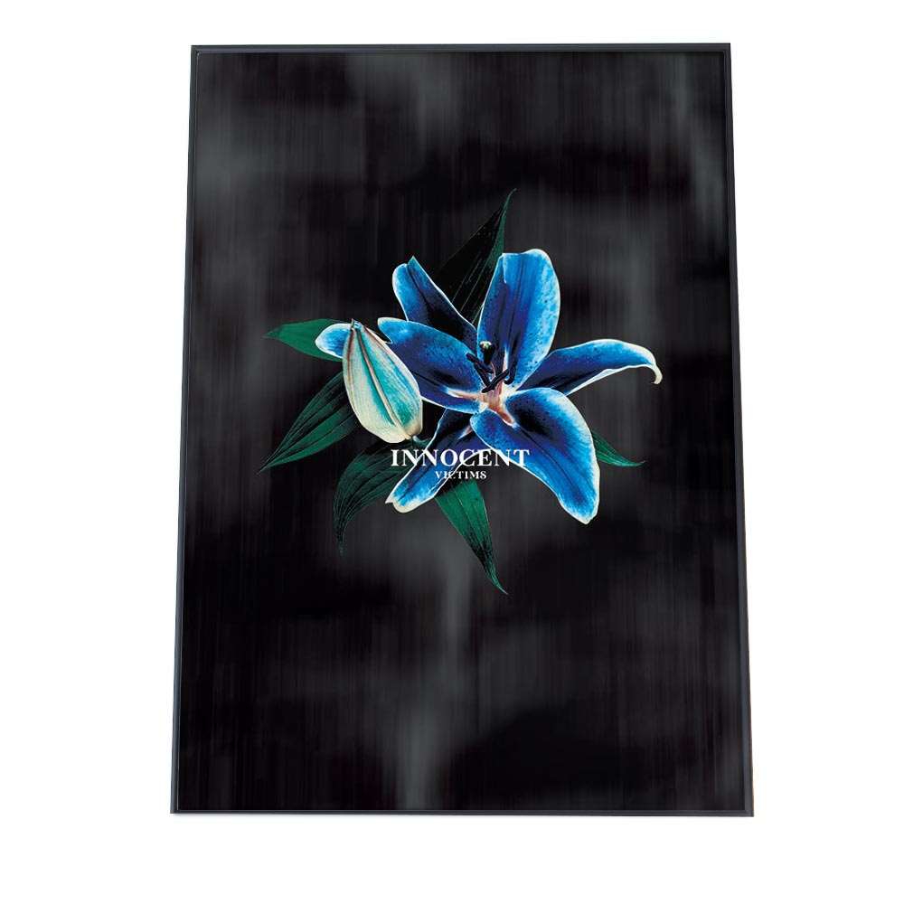 青い花 フラワー 黒背景 ポスター 【選べる全サイズ＆用紙】 インテリア フォト オシャレ アート モダン 縦【mo-poster-7】
