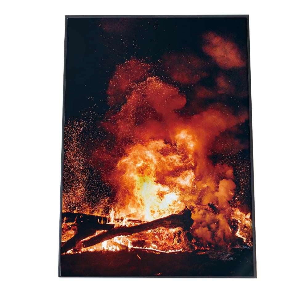 キャンプ 炎 火 オレンジ 熱 ポスター 【選べる全サイズ＆用紙】 ポスター フォト フレーム オシャレ アート モダン 炎 キャンプ ファイア 火 オレンジ 暖炉 あったかい 冬 幻想的 ファイヤー a0 a1 a2 a3 a4 b0 b1 b2 b3 b4 特大 小さい 縦【ki-poster-147】
