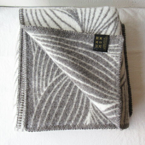 送料無料！ROROS TWEED / ロロス　ツイード　ブランケットNATURPLEDD FLETTE / ナチュールプレード　フレッテ　 ハーフ　130×100cm北欧 / ノルウェー / ウール / 羊毛 / 毛布 / 膝掛け / ひざかけ / ひざ掛け / プレゼント / クリスマス / 還暦
