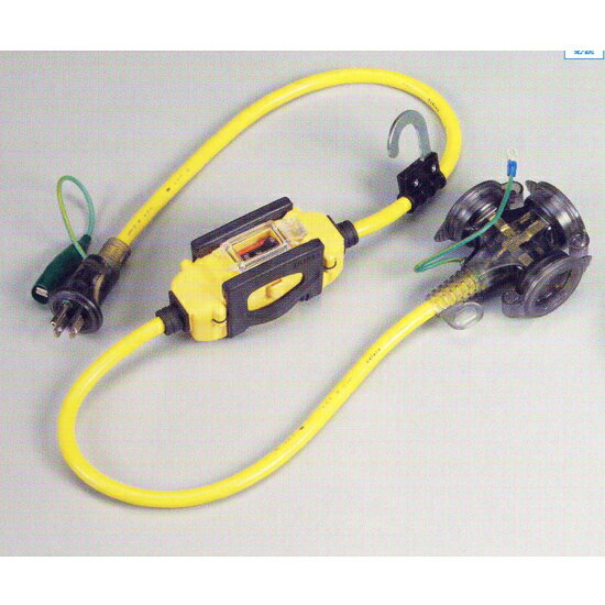 特長 　漏電遮断器は「使いすぎ」と「短絡」の両方を感知する過負荷短絡保護兼用タイプを採用しています。 　ブレーカーボックスは完全防雨構造で、また落下などの衝撃に強いゴム製プロテクター付きです。 仕様：延長コード　BFX-013KC 電線仕様：ソフトVCT2.0×3 コード長：0.7m コンセント：3（接地付・防雨キャップ付） プラグ：2芯・3芯兼用（接地付） 質量：0.65kg 機能：フキュートビプラグ/コンセント防雨キャップ/電源パイロットランプ付きトリプルタップ/漏電過負荷短絡保護兼用型漏電遮断機（定格15A・漏電感度電流15mA）●仕様・寸法・デザインについては予告なく変更されることがあります。 ●画像はイメージです。代表画像を使用することがあります。 ●ご返品、交換、発注後のキャンセルはできません。 ●都度お取り寄せ発注のため突然の欠品等がありましたら連絡させていただきます。