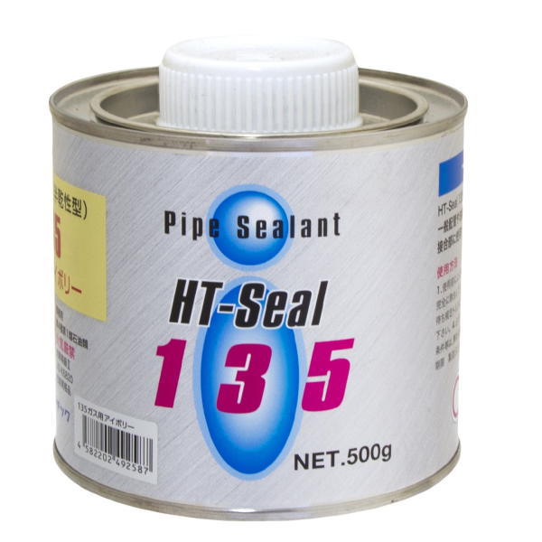 配管及び機械等の接合部の水密、気密、油密するために開発された液状パッキンです。 都市ガスやプロパンガス等のガス配管のネジ接合部分に使用する半乾性タイプです。 用途 　都市ガス配管 　LPガス配管 特長 1、ガス配管用のシール剤です。 　都市ガスやLPガス用のシール剤です。 2、半乾性タイプのシール剤です。 　振動などにも対応ができ、取り外しもしやすい半乾性タイプのガス用シール剤です。●お支払い方法で代引きはできません。 ●北海道、沖縄県、離島への発送の際は送料高くなる場合があるため、あらかじめお問い合わせください。 ●直送なので運送便は業者便になります。夜間配送、お時間指定、個人宅配送、建築現場配送はできません。再配送は有料になります。通常配送ご希望の際は送料別途お見積りです。 ●即納、返品、交換、キャンセルはできません。 関連商品 ●ヘルメチック 一般配管用液状パッキン 135 500g グレー ●ヘルメチック 一般配管用液状パッキン 135B 500g ブラック ●ヘルメチック 一般配管用液状パッキン 135ガス用 500g ●ヘルメチック 一般配管用液状パッキン 135ガス用 100g