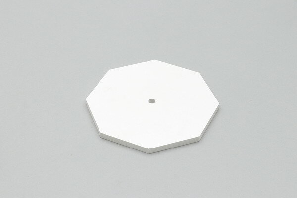 真っ白な板材に着色や彫刻をして作品にします 水彩絵の具、ポスターカラー、アクリルガッシュ、油性ペンなどあらゆるもので着色できる。 商品サイズ（単位mm)：完成サイズ：約180×180×40mm時計含む セット内容：白彫板(180×180×1...