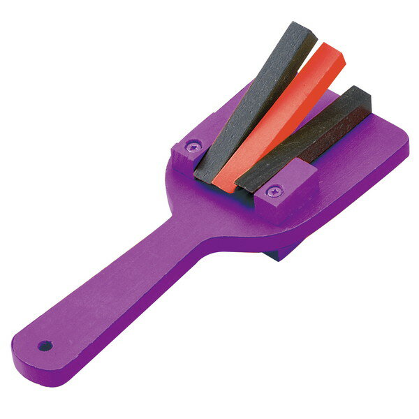 商品説明：振るとパチパチ音が鳴る！楽しい両面タイプのなるこ！●組立済のなるこです。●表・裏に3連のバチが付き、とてもよく鳴ります。　とっても安い！！ネジ止め加工で頑丈！バチがはずれないようネジを貫通させて補強！各色裏表3連バチ付両面タイプ　着色済※商品は1個入りです。バチがはずれないよう、木ネジで補強しました。 商品サイズ：170×70×29mm セット内容：全9色　　 重量：76g 材質：木 包装形態：包装なし 包装サイズ：180×80×30mm