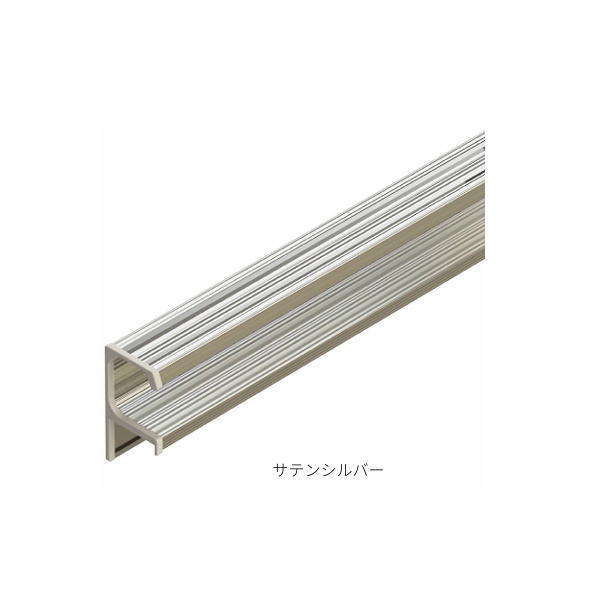 シャープでスタイリッシュなローレット加工の引手です。 材 質：アルミ●仕様・寸法・デザインについては予告なく変更されることがあります。 ●画像はイメージです。代表画像を使用することがあります。 ●ご返品、交換、発注後のキャンセルはできません。 ●都度お取り寄せ発注のため突然の欠品等がありましたら連絡させていただきます。 関連商品 ●MARUKI MARIX ライン引手 ローレットデザイン 1800mm MPA-210 シルバー ●MARUKI MARIX ライン引手 ローレットデザイン 1800mm MPA-210 マットブラック ●MARUKI MARIX ライン引手 ローレットデザイン 1800mm MPA-210 サテンシルバー ●MARUKI MARIX ライン引手 ローレットデザインンMPA-210用キャップ シルバー L／R 1組 ●MARUKI MARIX ライン引手 ローレットデザインンMPA-210用キャップ マットブラック L／R 1組 ●MARUKI MARIX ライン引手 ローレットデザインンMPA-210用キャップ サテンシルバー L／R 1組