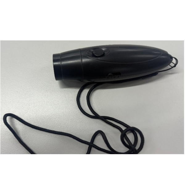 熊など野生動物との遭遇を未然に防ぐホイッスル。●仕様・寸法・デザインについては予告なく変更されることがあります。 ●画像はイメージです。代表画像を使用することがあります。 ●ご返品、交換、発注後のキャンセルはできません。 ●都度お取り寄せ発注のため突然の欠品等がありましたら連絡させていただきます。