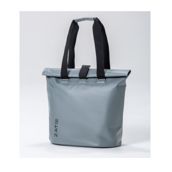 防水素材・無縫製構造・丸洗いOK 容量：10L 重量：約500g