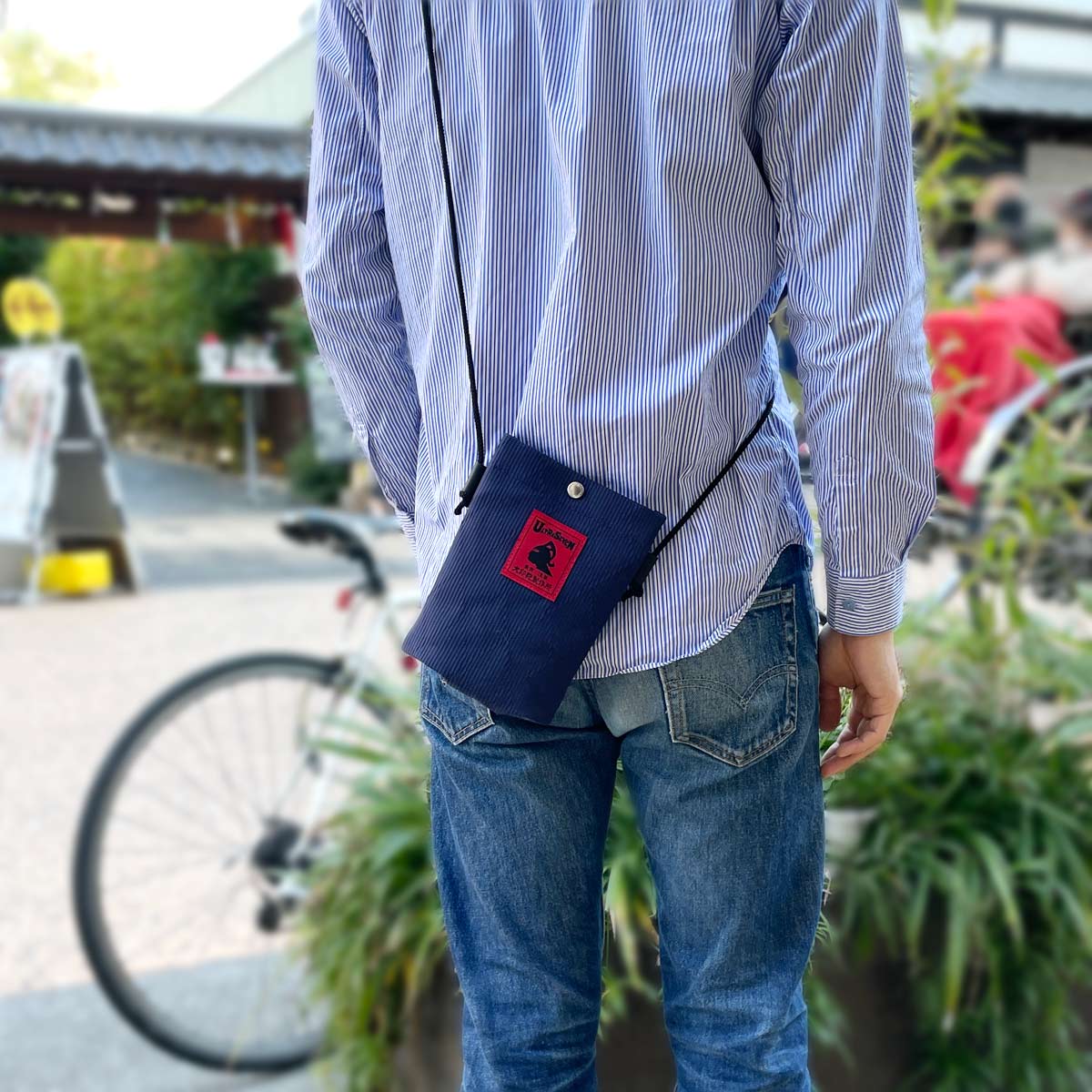 【犬印鞄】ウルトラセブン/刺し子スマホポシェット