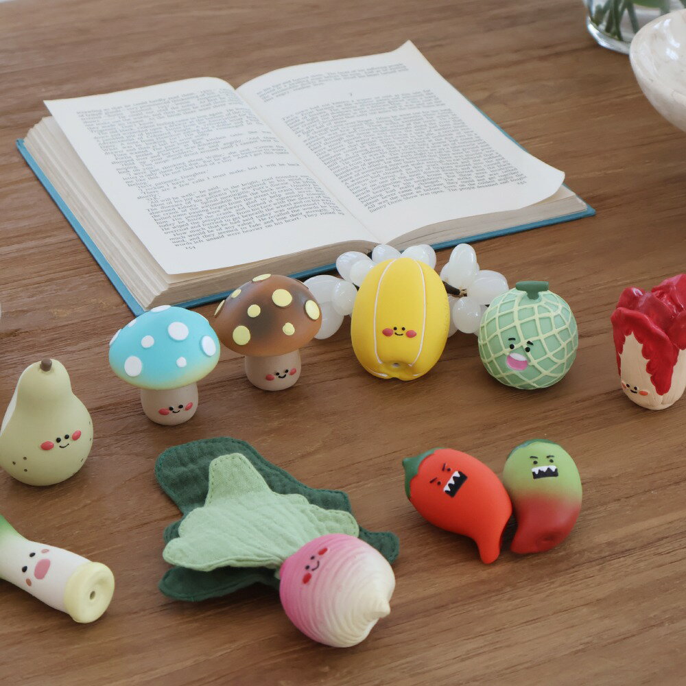 MEANINGLUS キムチ ミーニングロス きむち 犬 犬用 おもちゃ ドッグトイ ラテックス 韓国 音が鳴る 鳴..