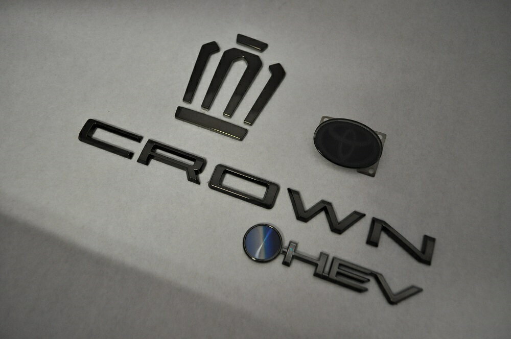 【当店全品ポイント7倍※要エントリー】AZSH36　クラウンスポーツ　ブラックエンブレム　4点SET　INVENTER/grow/メッキ/ブラッククローム/ゴールド/車エンブレム/車パーツ/