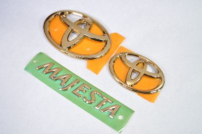 URS206系マジェスタ　ゴールドメッキエンブレム3点SET　　純正/メッキ/カラーメッキ/セット/単品/車/車パーツ/カーパーツ/高品質/送料無料
