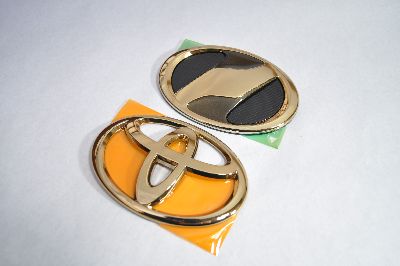 ZGE20　ウィッシュ　ゴールドエンブレム2点SET　　INVENTER/grow/メッキ/ブラッククローム/ゴールド/車エンブレム/車パーツ/