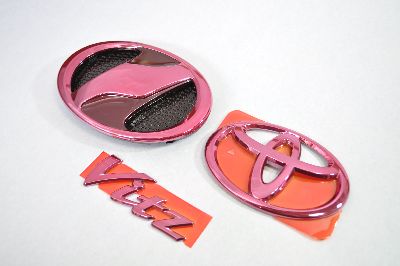 NCP130系　ヴィッツ　レッドメッキエンブレム3点SET　　INVENTER/grow/メッキ/ブラッククローム/ゴールド/車エンブレム/車パーツ/