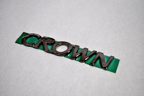 GRS200系クラウンアスリート　クラウンロゴ　ブラックメッキ　　　INVENTER/grow/メッキ/ブラッククローム/ゴールド/車エンブレム/車パーツ/
