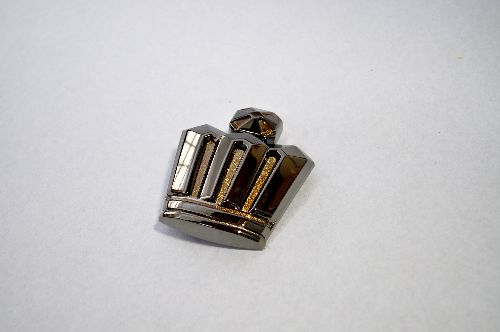 18系　クラウンロイヤルサルーン　フロント王冠マーク　ブラックメッキエンブレム　　INVENTER/grow/メッキ/ブラッククローム/ゴールド/車エンブレム/車パーツ/