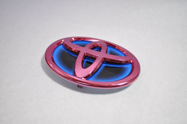 ZVW30系プリウス　リアTマーク　レッドメッキエンブレム　　INVENTER/grow/メッキ/ブラッククローム/ゴールド/車エンブレム/車パーツ/