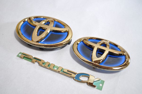 ZVW40系　プリウスα　ゴールドエンブレム3点SET　　INVENTER/grow/メッキ/ブラッククローム/ゴールド/車エンブレム/車パーツ/