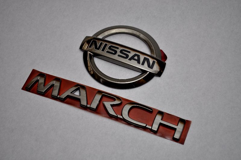 K12　マーチ　ブラックメッキエンブレムリア2点SET　　純正/メッキ/カラーメッキ/セット/単品/車/車パーツ/カーパーツ/高品質/送料無料