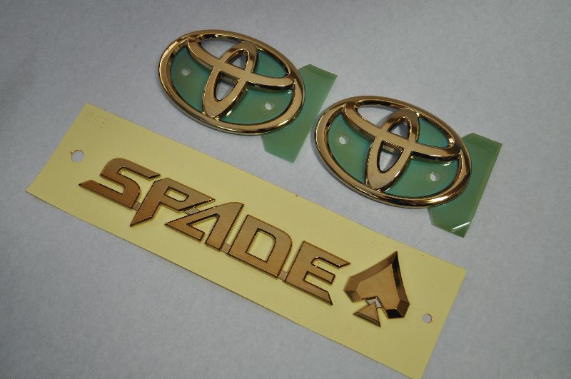 NCP14♯系　スペイド　　ゴールドエンブレム3点SET　　INVENTER/grow/メッキ/ブラッククローム/ゴールド/車エンブレム/車パーツ/