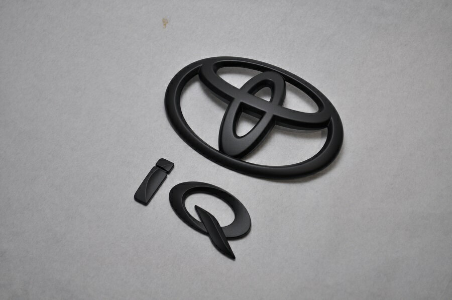 【当店全品ポイント7倍※要エントリー】IQ　マットブラックorピアノブラックエンブレム　リア2点SET　　INVENTER/grow/メッキ/ブラッククローム/ゴールド/車エンブレム/車パーツ/