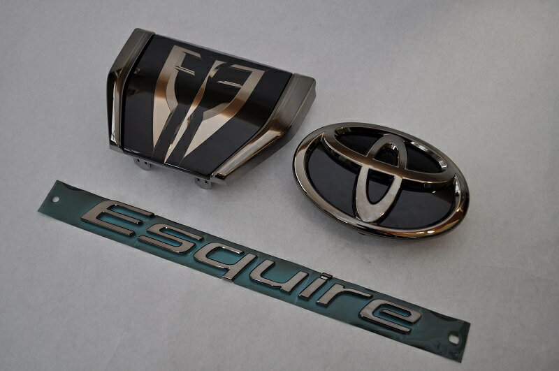 ZRR80　エスクァイア　ブラックメッキエンブレム3点SET　　INVENTER/grow/メッキ/ブラッククローム/ゴールド/車エンブレム/車パーツ/