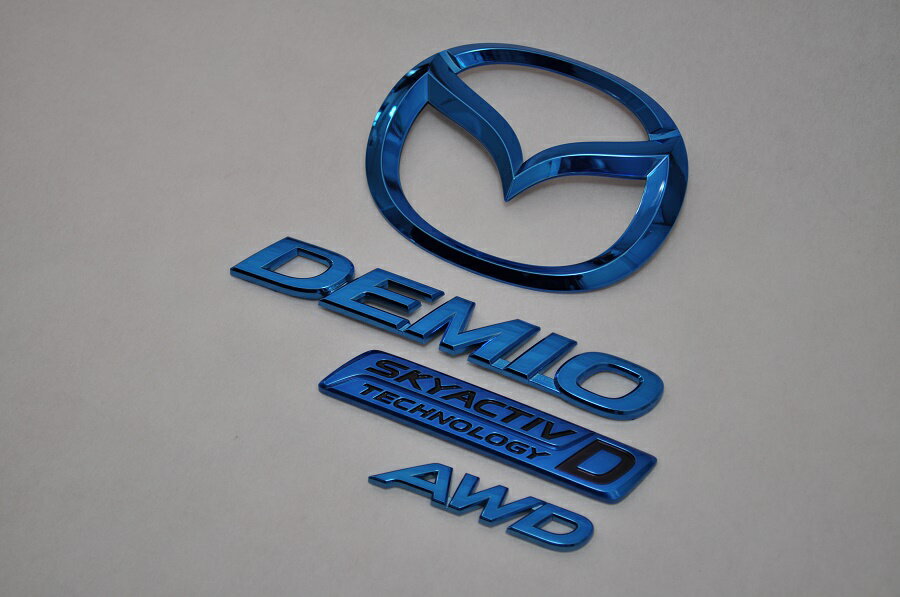 DJ5AS　デミオ　ブルーメッキエンブレムリア4点SET　　INVENTER/grow/メッキ/ブラッククローム/ゴールド/車エンブレム/車パーツ/