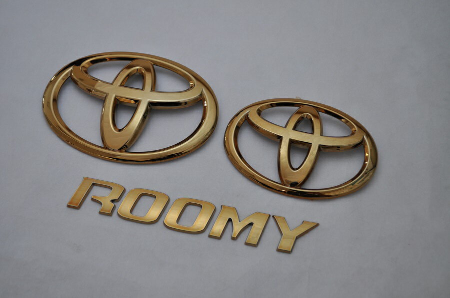 M900A/M910A　ルーミー　ゴールドエンブレム3点SET　　純正/メッキ/カラーメッキ/セット/単品/車/車パーツ/カーパーツ/高品質/送料無料