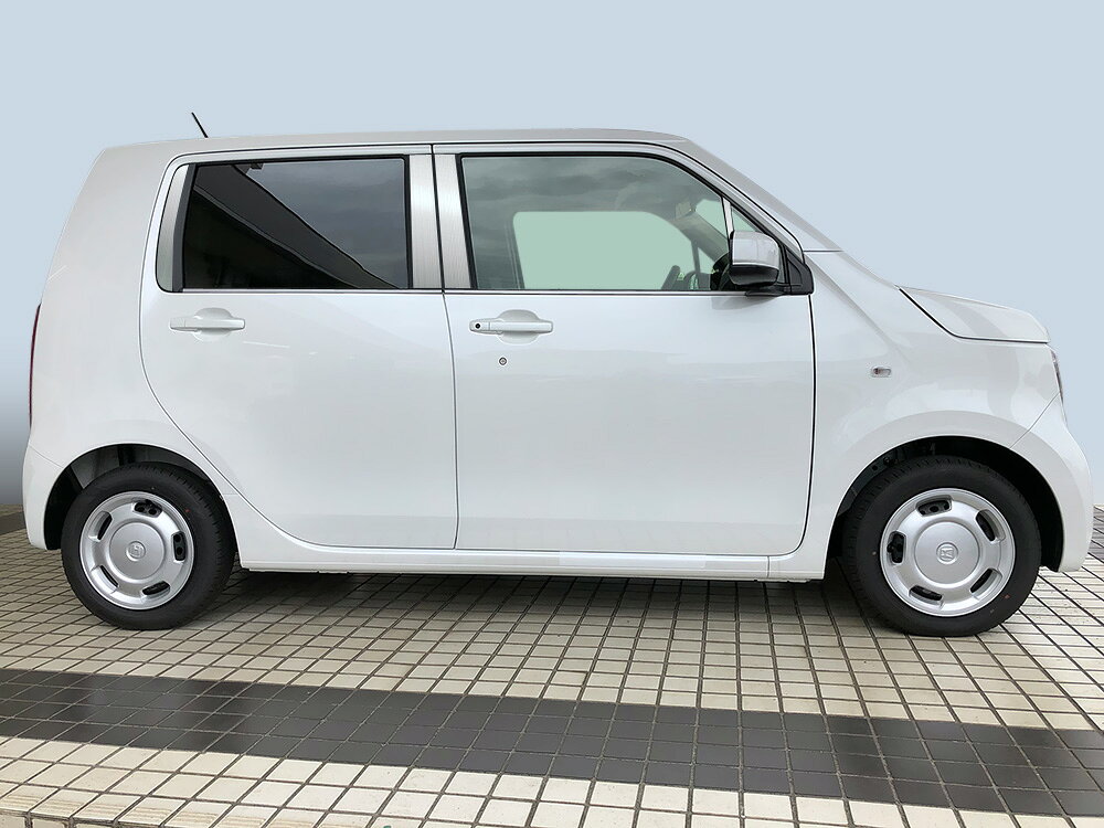 ステンレスピラーハイクオリティーをほこるINVENTERヘアラインシリーズ【車種】JH3/JH4 N-WGN　（カスタム共通）【SET数】8ピース【材質　仕様】・ステンレスSUS304・厚み0．6mm・ステンレスヘアライン仕様デザインピラー・超強力3M両面テープ10m巻き付属【eーポイント】SUS304から一枚一枚丁寧に仕上げたピラーパネルで安全性を考慮し3DR処理と独自の表面加工によ細かなヘアラインデザインの美しさを最大限に引き出した商品です。・INVENTERブランドから、made in japanの『ジェントルデザイン』をお届けします。 【取り付け設定箇所】フロントドア部前、フロントドア部後ろ、リアドア部前、リアドア部後ろ ※ドアモールは別販売になっておりますのでSETに含まれておりません※佐川急便にてお届けいたします。※代引ご希望の方は別途手数料がかかりますのでご注意ください。◆納期について◆ 在庫がある商品につきましては、1〜2日での出荷となります。在庫切れや特殊加工が必要な商品に関しましては4日から7日程度のお時間をいただく場合がございます。お急ぎの場合や詳しい納期を確認したい場合にはお手数ですが店舗へご連絡ください。☆○☆○☆