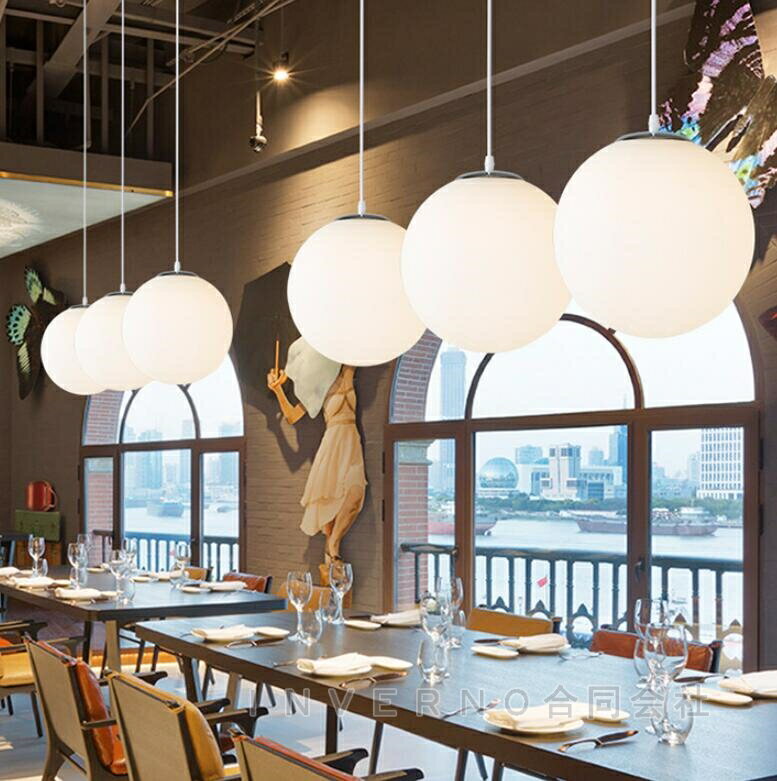 楽天INVERNO楽天市場店INVERNO ペンダントライト 幅15cm 北欧 おしゃれ ガラス 天井照明 引掛シーリング用 食卓用 居間用 玄関 キッチン カフェ ダクトレール用 工事不要 ダイニング レール お歳暮 アトリエ 吊り下げランプ照明器具 LED対応 1灯