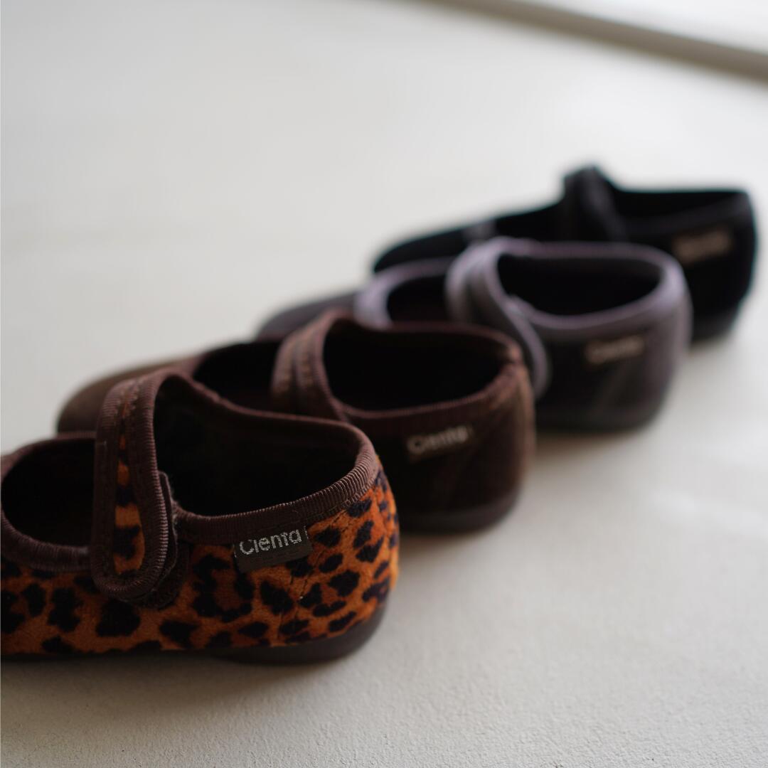 【国内正規品】Cienta シエンタ 靴 ベロア シューズ キッズシューズ バレエシューズ ストラップ マジックテープ 14cm〜21cm 500050 500075