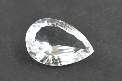 コンケーブ　特別クリスタル　ルース　13.80ct