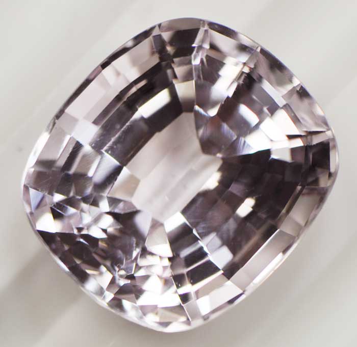 クンツァイト　15.28　カラット　16　【送料無料】